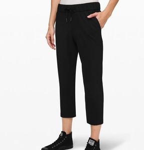 Lululemon On The Fly Crop *Woven